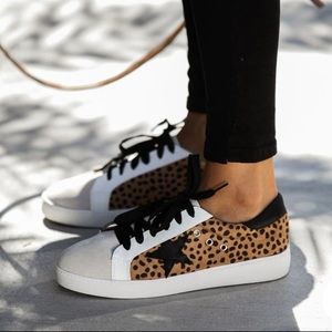 Vici Dash Marcie Cheetah Sneakers Size 8.5
